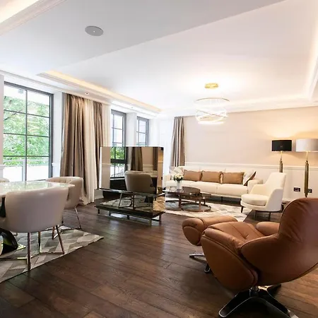 A True Touch Of Luxury Apartment