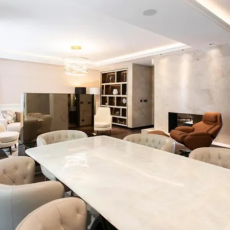 A True Touch Of Luxury Apartment *
